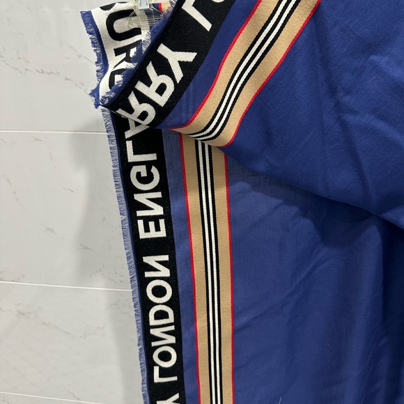 Burberry Ribbon Heritage stripe large scarf - Picture 4 of 6